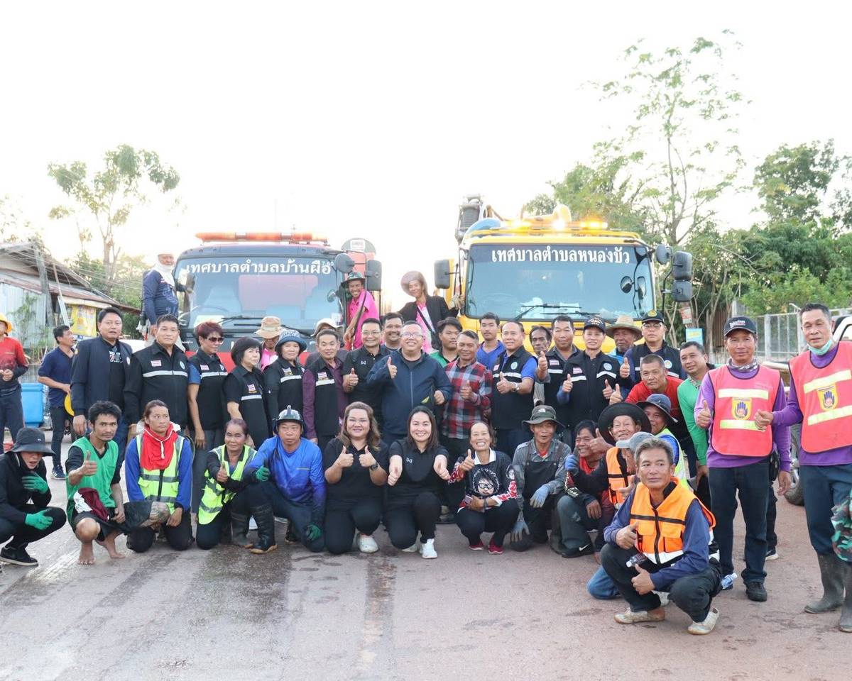 เทศบาลตำบลบ้านผือ ทำภารกิจล้างทำความสะอาดท่อระบายน้ำสาธารณะในเขตเทศบาล (ดูดโคลนในท่อระบายน้ำ)