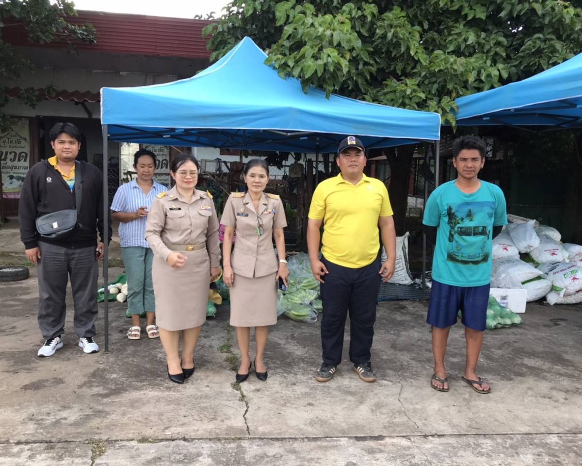 งานเทศกิจ สำนักปลัดเทศบาล ร่วมกับ กองสาธารณสุขและสิ่งแวดล้อม ลงพื้นที่ออกตรวจผู้ประกอบการจำหน่ายสินค้าในที่หรือทางสาธารณะ พร้อมแนะนำข้อกำหนด/เงื่อนไข และแจ้งให้ติดต่อขอรับใบอนุญาตในการจำหน่ายสินค้าในที่หรือทางสาธารณะ
